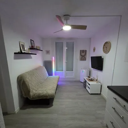 Joli Pour 4 Personnes Securisee, Parking Et Piscine